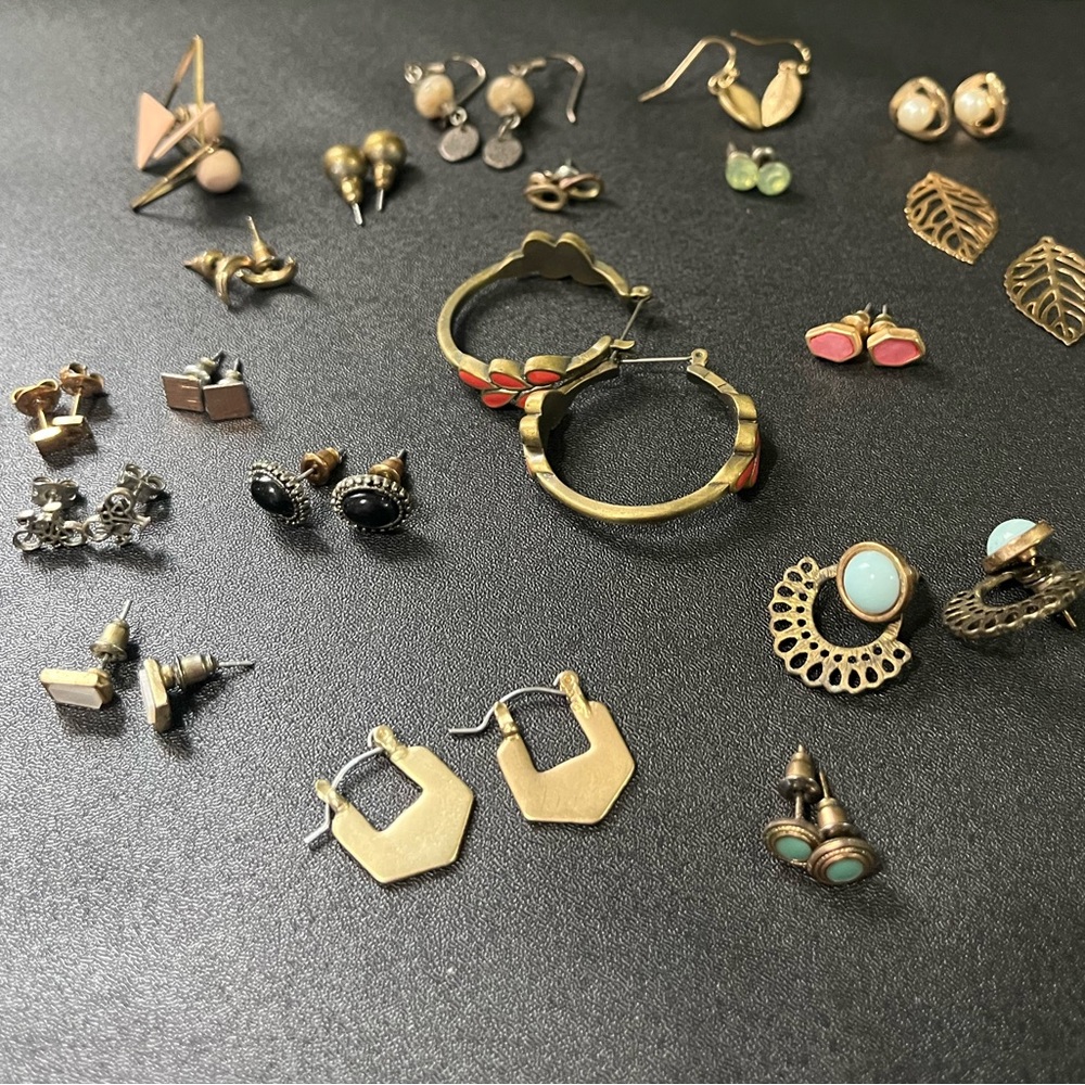Earring Bundle - 19 pairs!